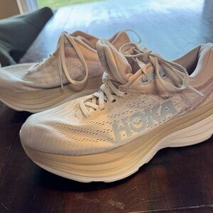 Hoka Bondi